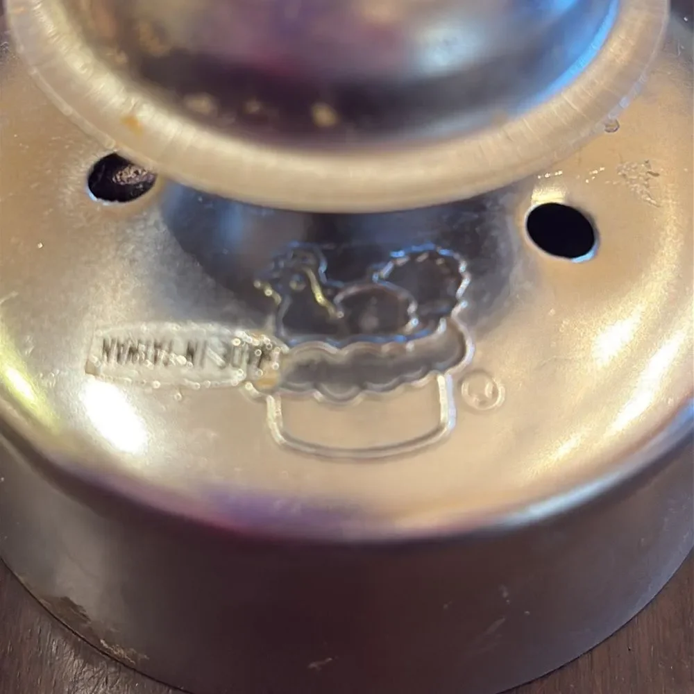 The Pampered chef cut-n- seal sandwich, pastry biscuit tart cutter